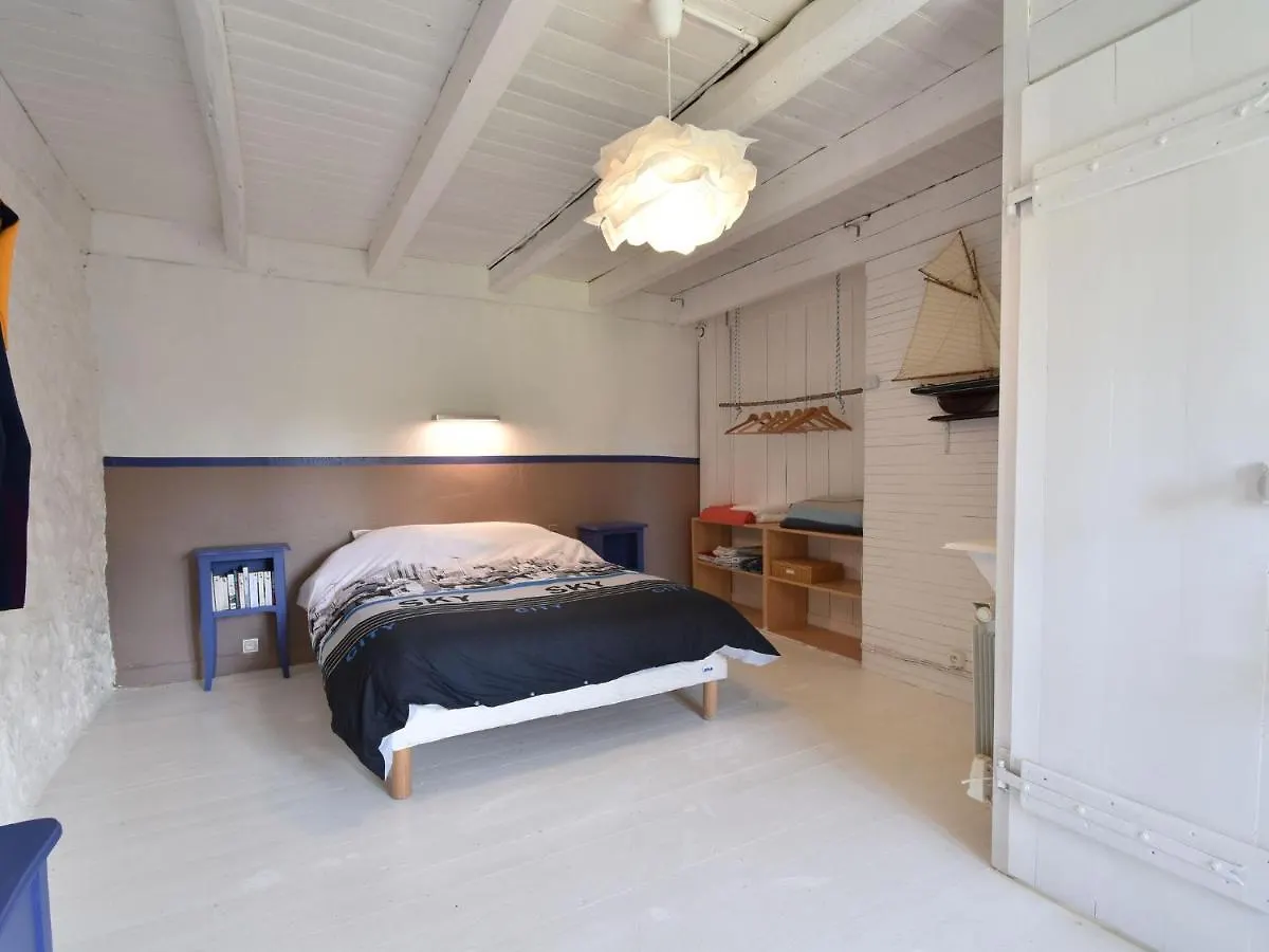 Charming Holiday Home Near Pointe Du Raz Kersaudy