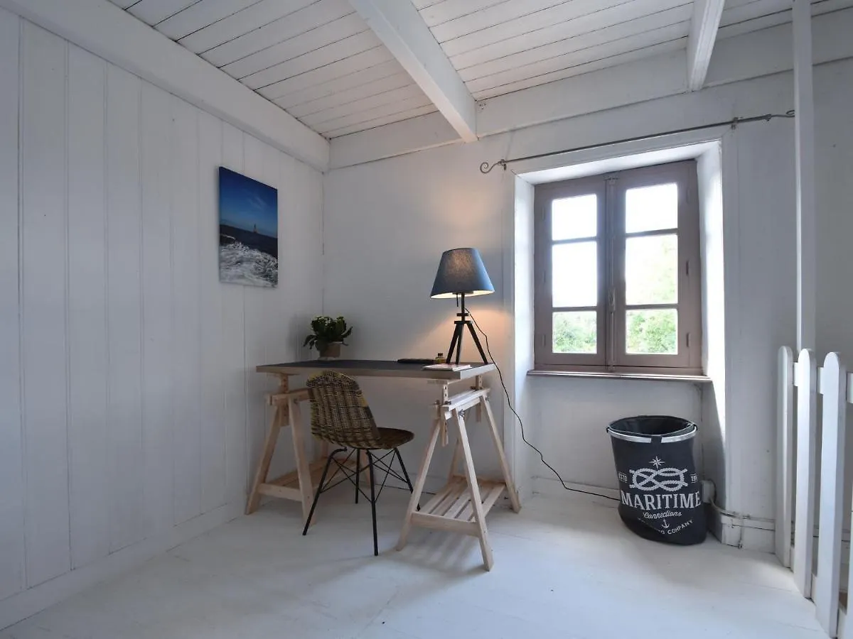 Charming Holiday Home Near Pointe Du Raz Kersaudy