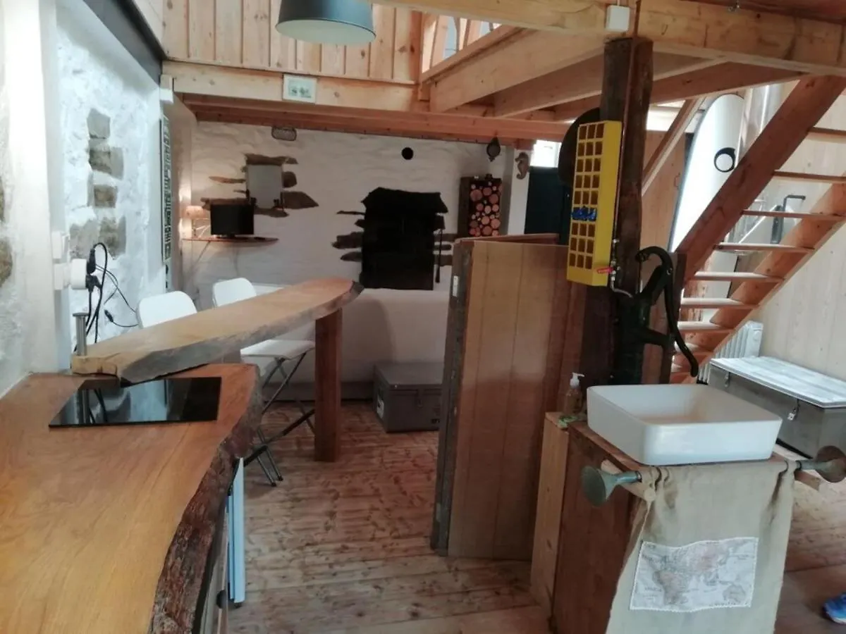 Charming Holiday Home Near Pointe Du Raz Kersaudy