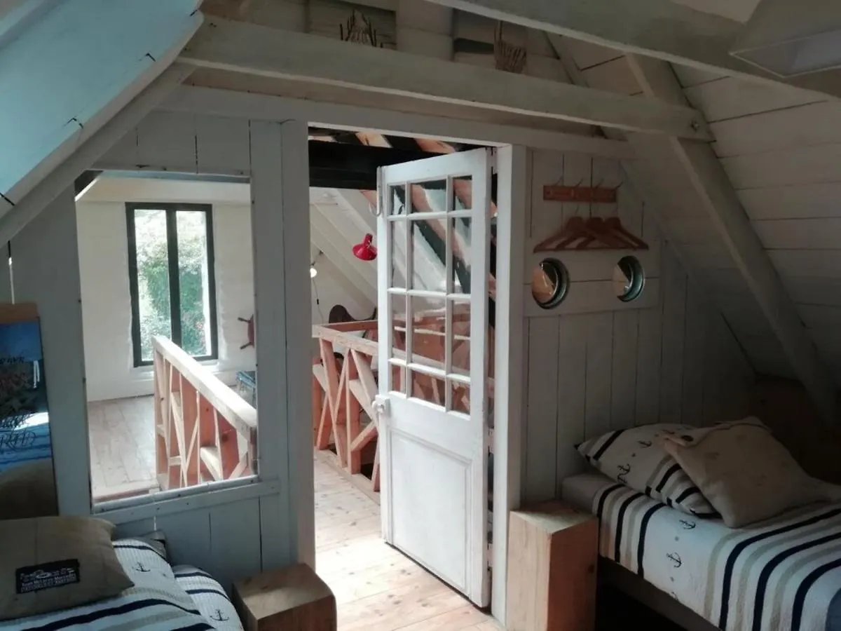 Charming Holiday Home Near Pointe Du Raz Kersaudy