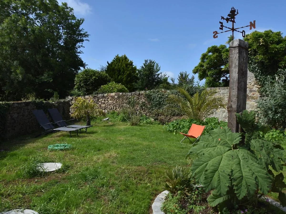 Charming Holiday Home Near Pointe Du Raz Kersaudy