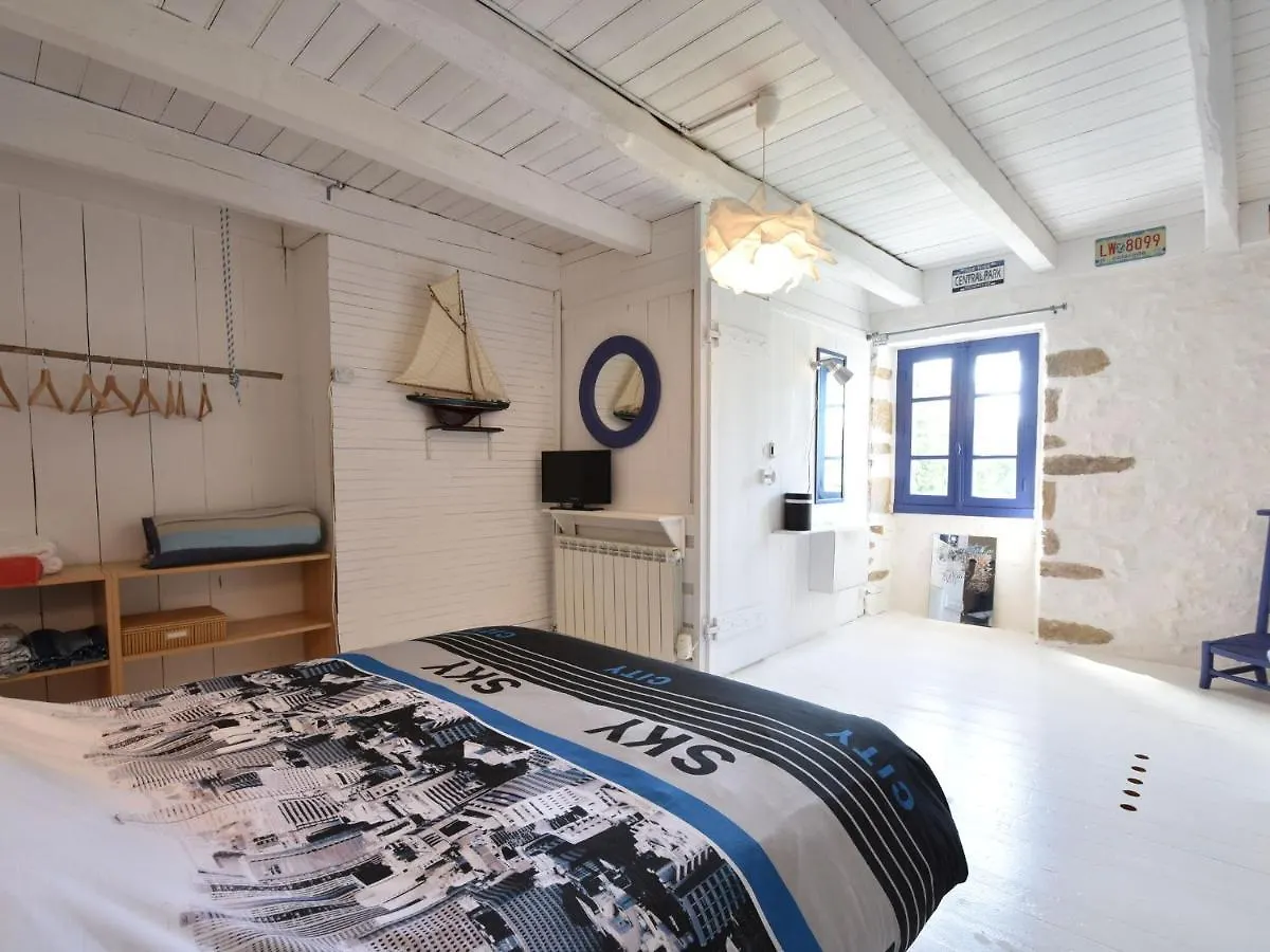 Charming Holiday Home Near Pointe Du Raz Kersaudy